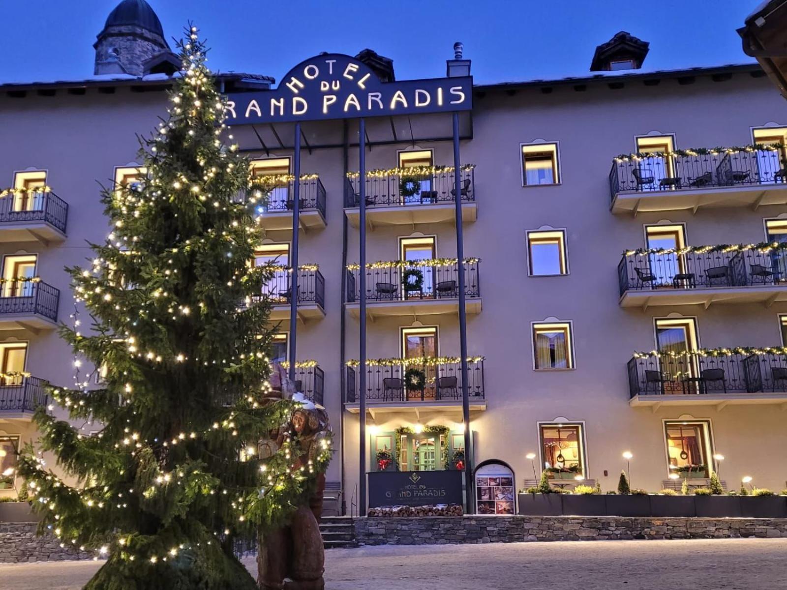 Hotel Du Grand Paradis - 1899 Auberge Boutique Когне Екстериор снимка