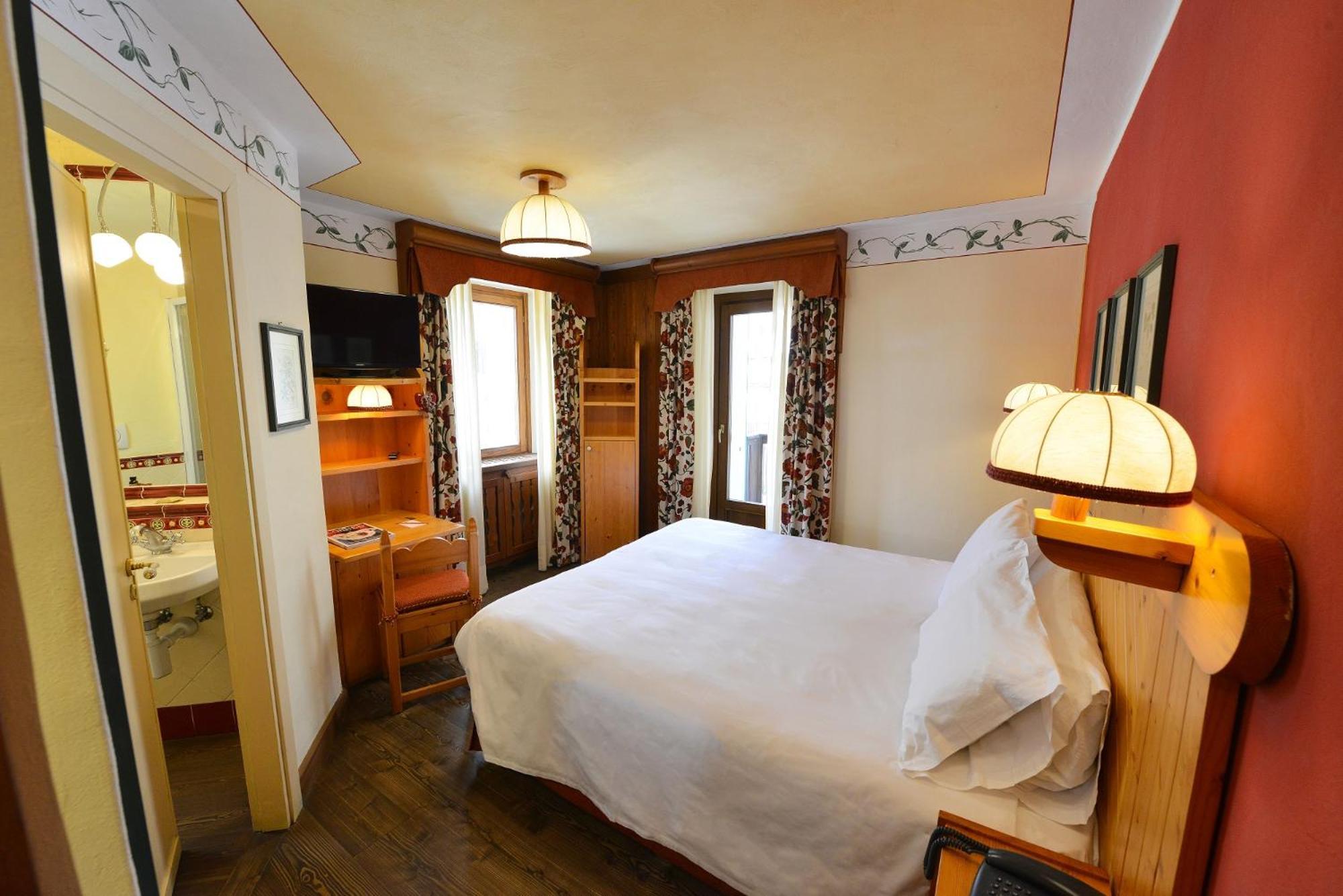 Hotel Du Grand Paradis - 1899 Auberge Boutique Когне Екстериор снимка