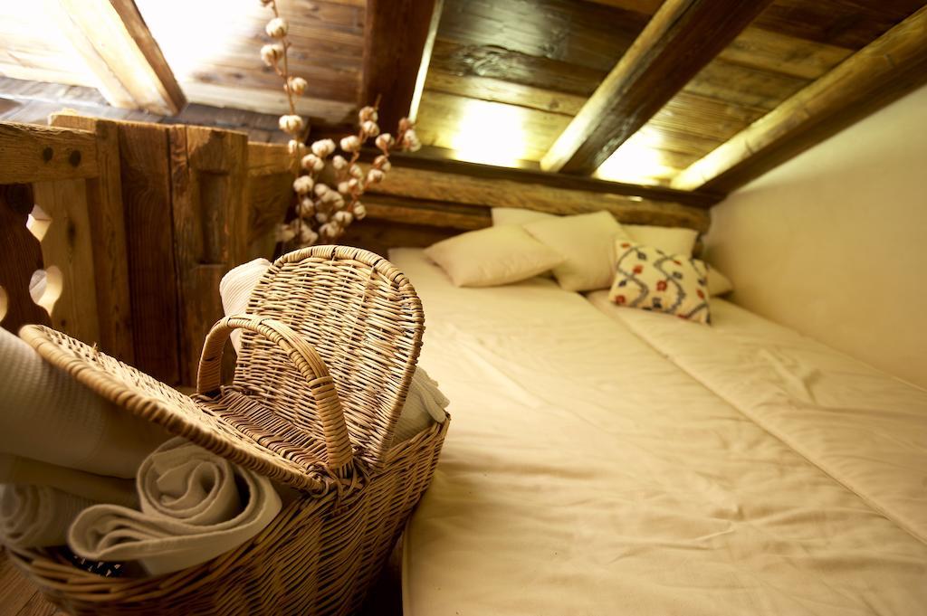Hotel Du Grand Paradis - 1899 Auberge Boutique Когне Стая снимка