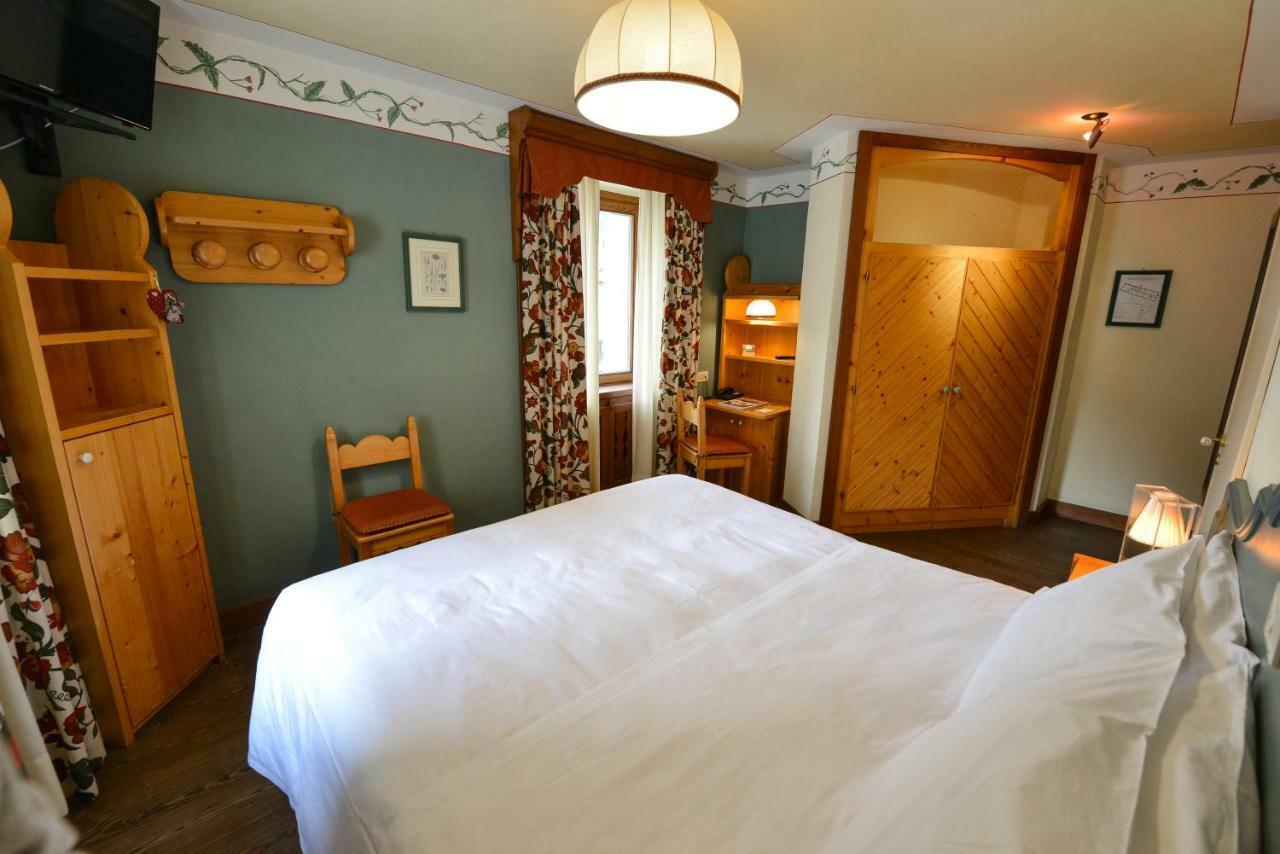 Hotel Du Grand Paradis - 1899 Auberge Boutique Когне Екстериор снимка